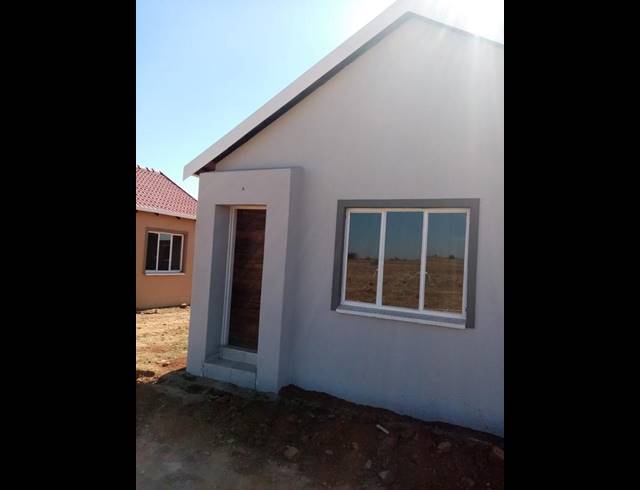 3 BEDROOM HOUSE FOR SALE IN LENASIA SOUTH